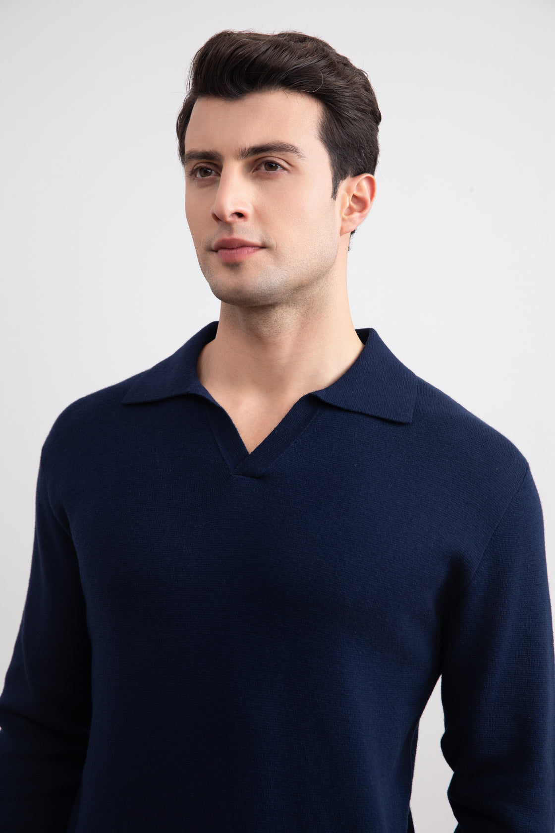 Polo aberta azul com mangas longas