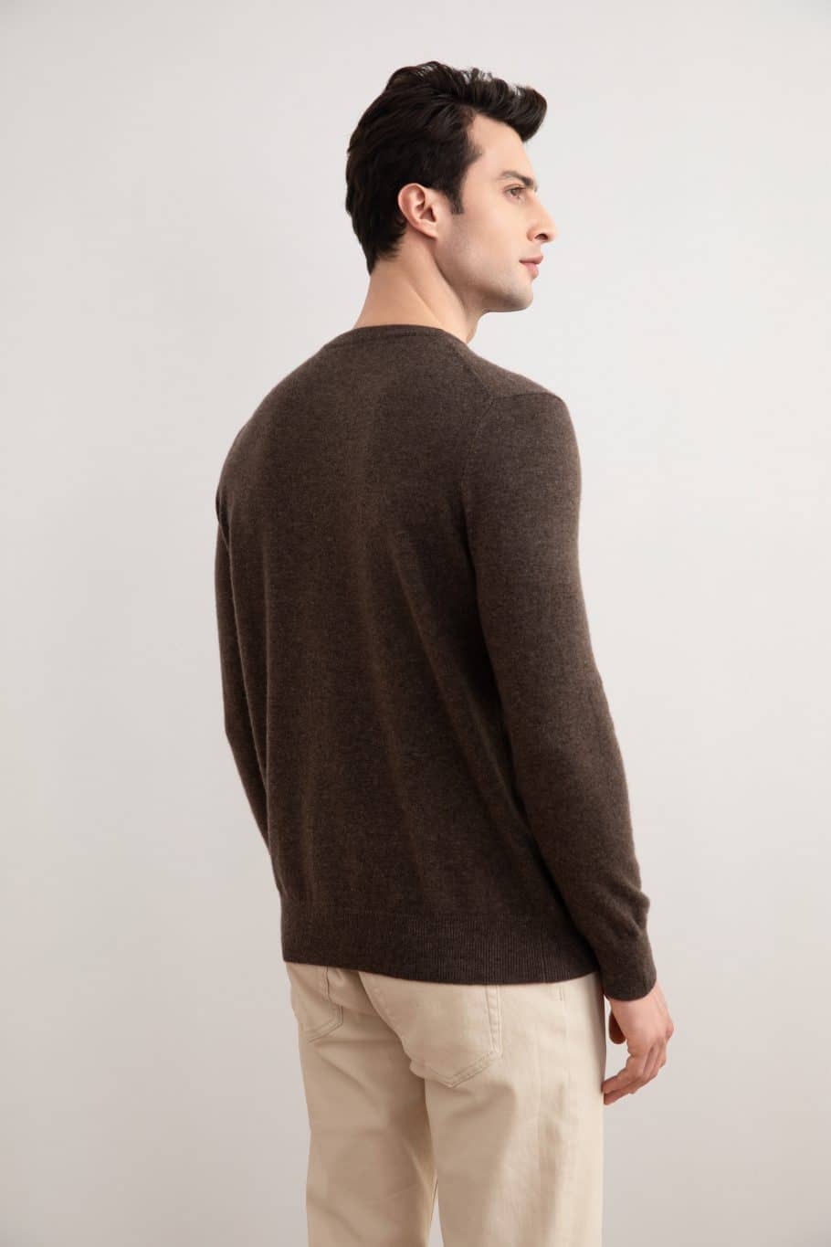 Gola alta de cashmere em mescla marrom