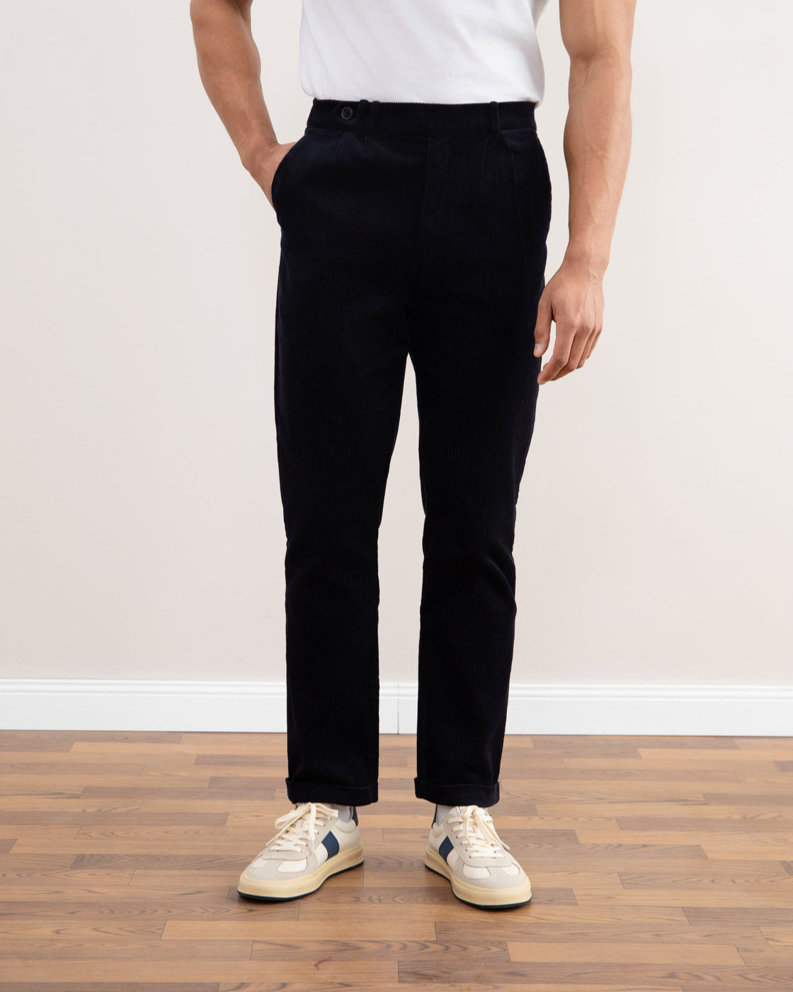 Calça de veludo cotelê de ajuste reto azul-marinho