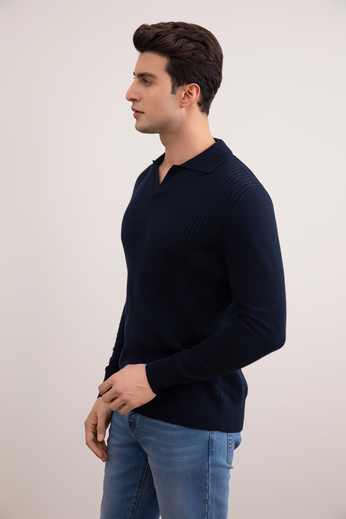 Camisa polo aberta com listras marinho