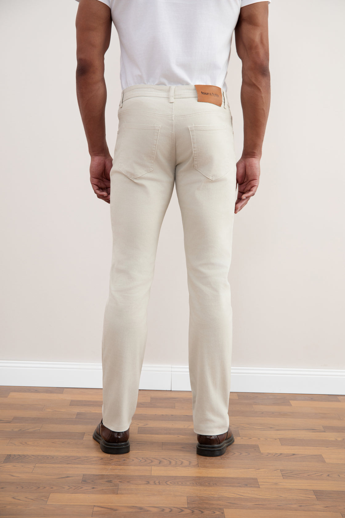 Calça jeans branca com cinco bolsos e lavagem Stone-washed Stretch