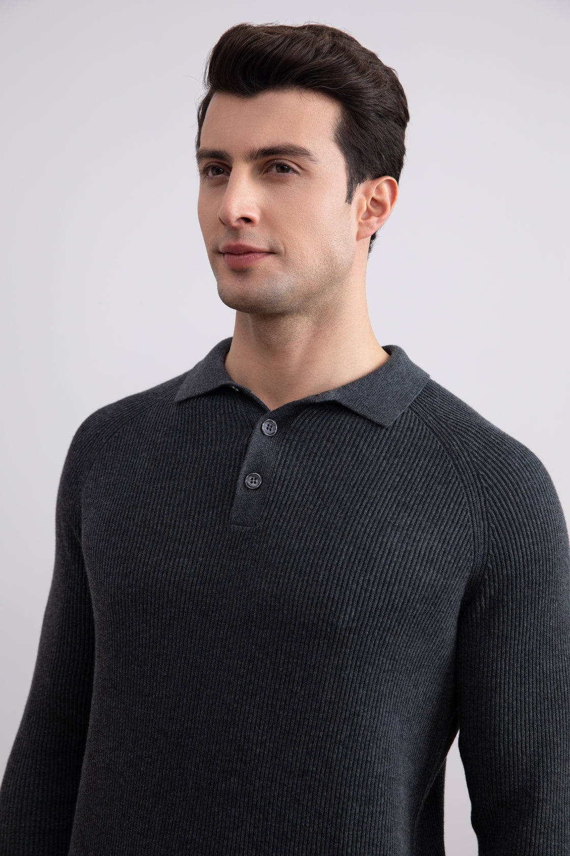 Camisa polo com nervuras inglesas em carvão