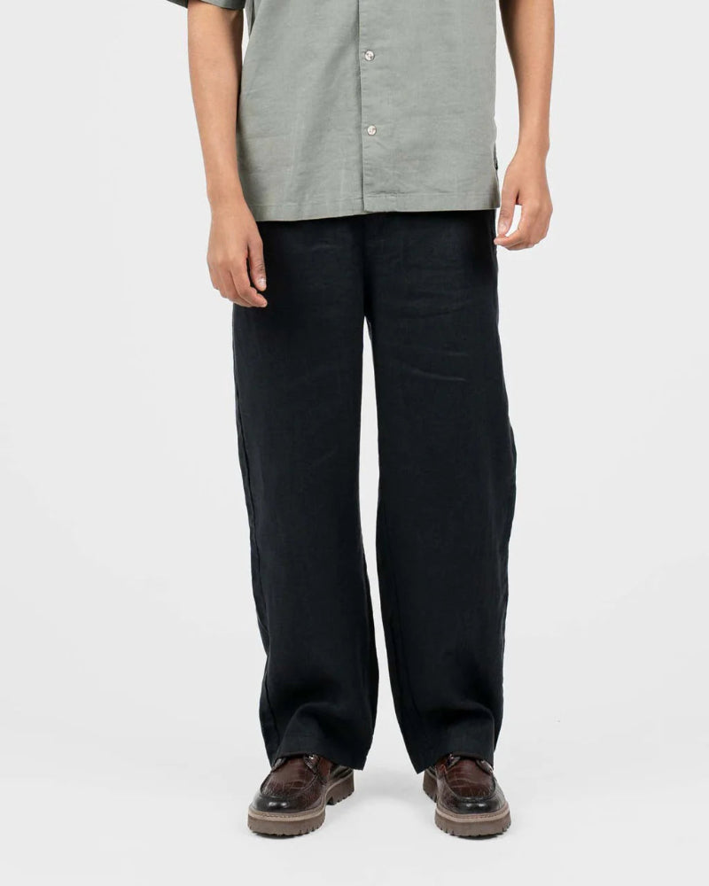 Calça de linho clássica baggy preta