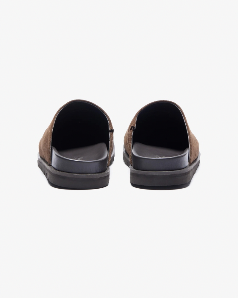 Sandálias slip on de camurça