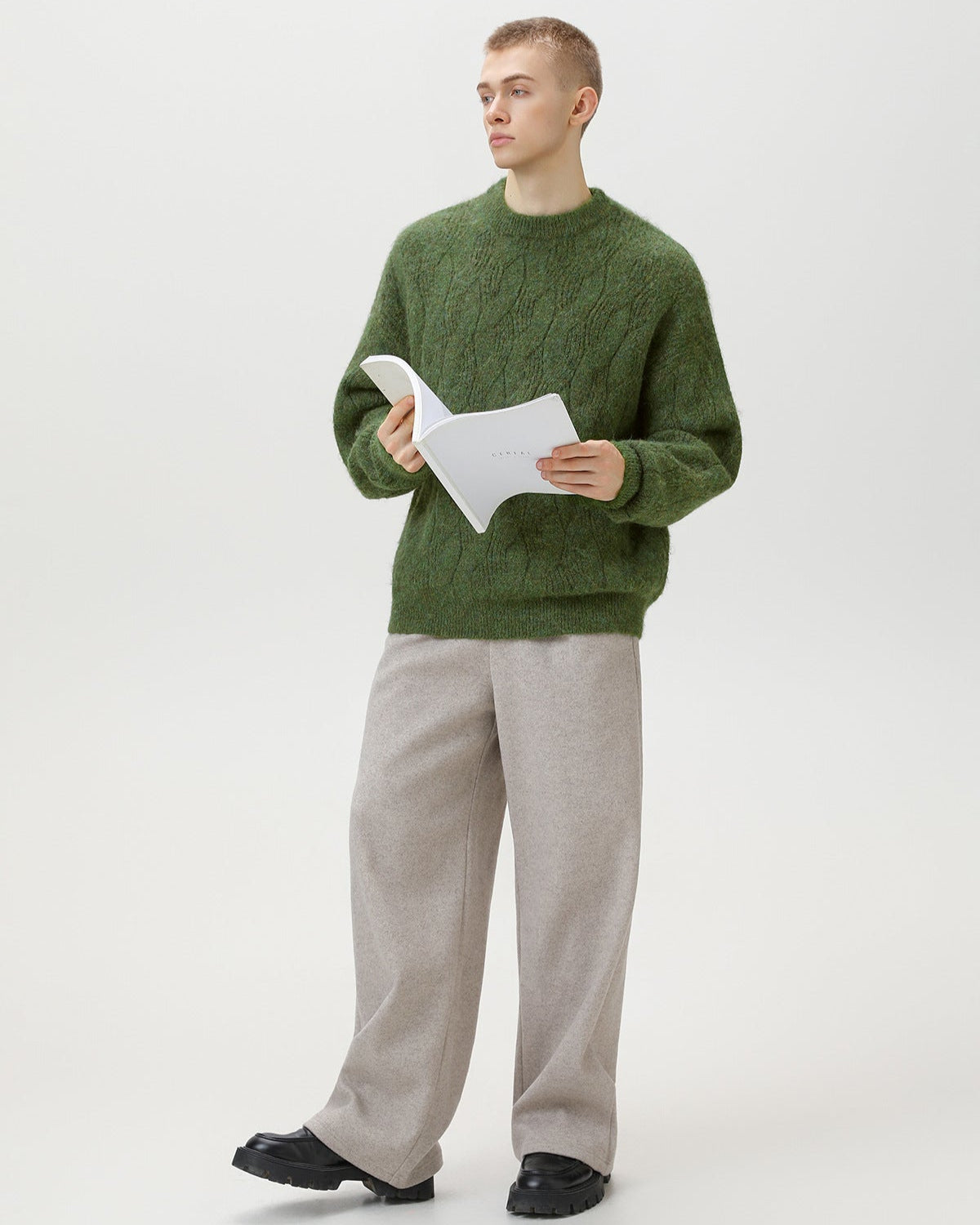 Oversized kabelknuten crewneck-tröja i ullblandning