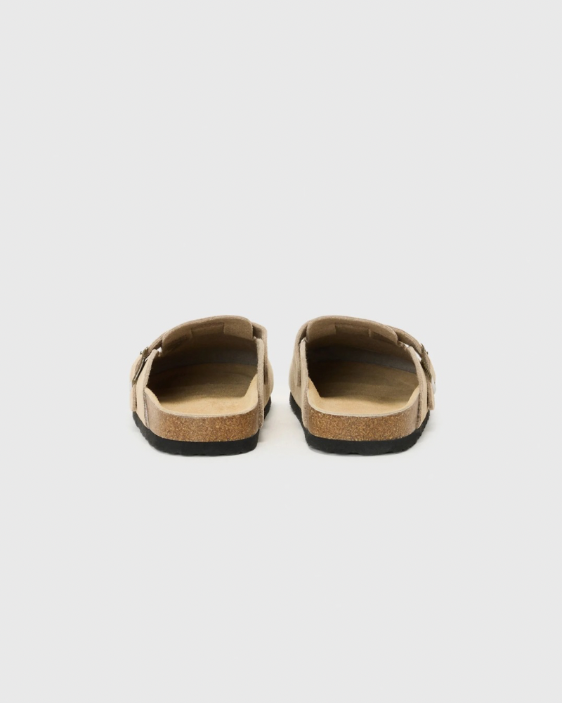 Giày sandal da lộn khóa cài