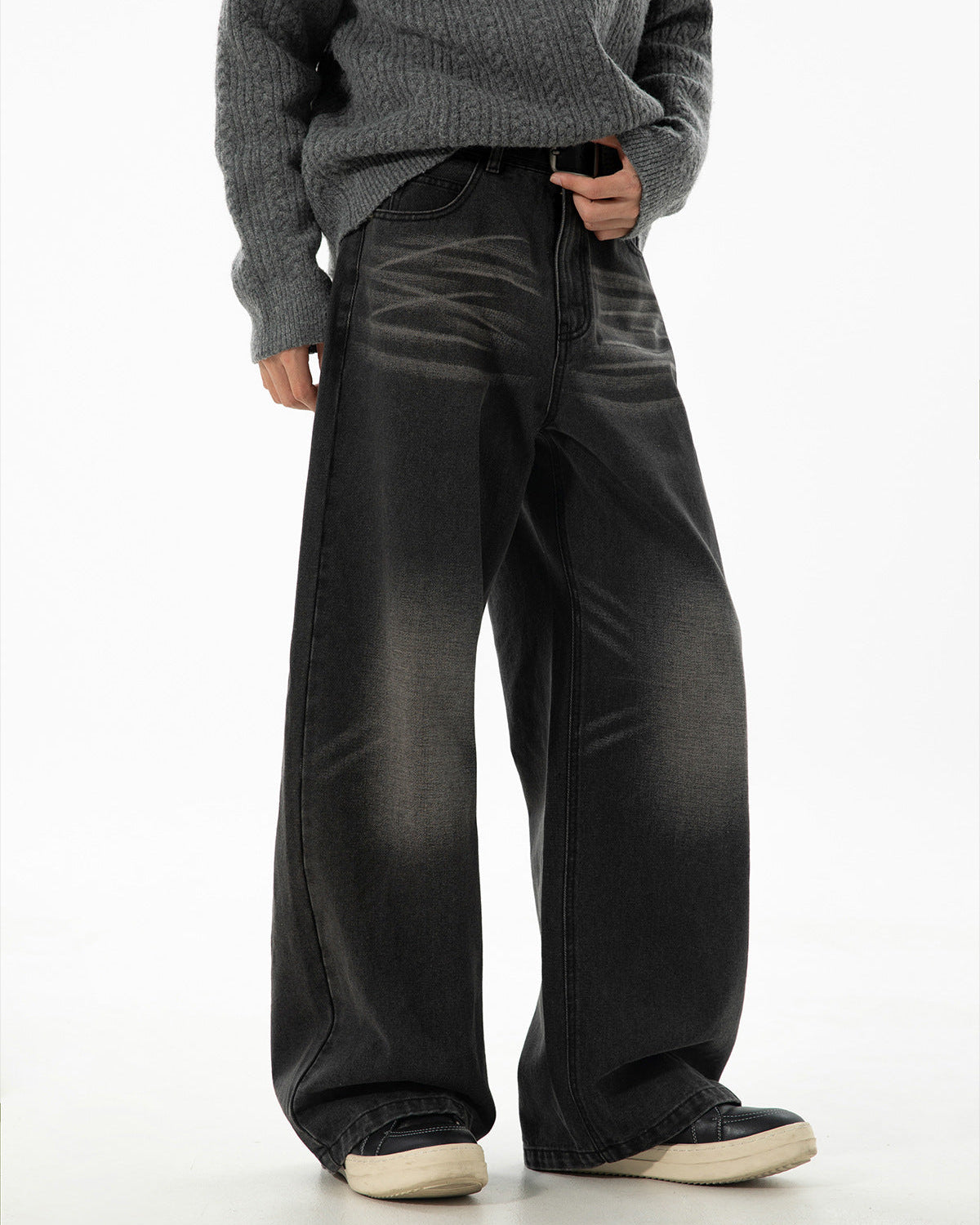 低語褪色直筒牛仔褲